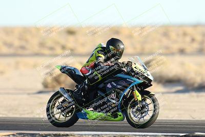 media/Dec-07-2025-CVMA (Sun) [[3e7d2de5dc]]/Race 18-Formula Twins-Formula 40 UL/